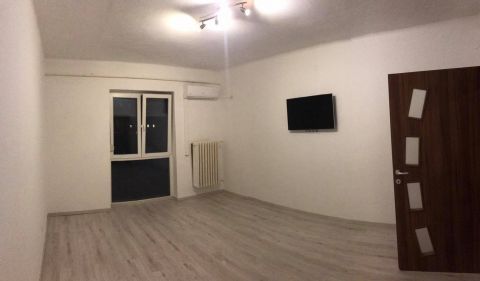 Eladó Lakás 4024 Debrecen , Belvárosi Garzonlakás Parkolási lehetőséggel