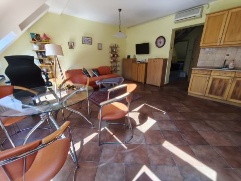 Kiadó Lakás 7624 Pécs 