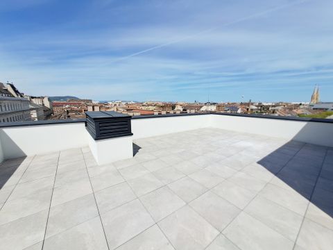 Eladó Lakás 1073 Budapest 7. kerület , Azonnal költözhető új ép. lakás a Blahánál