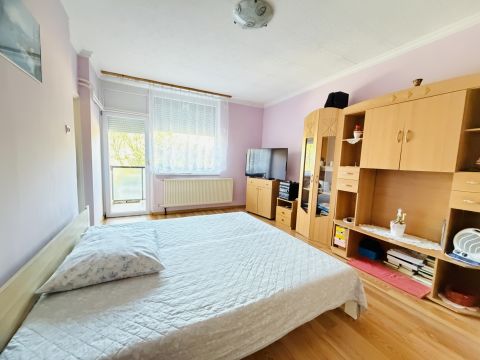 Eladó Lakás 2536 Nyergesújfalu 