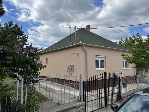 Eladó Ház 2900 Komárom 