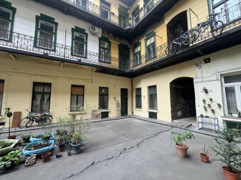 Eladó Lakás 1085 Budapest 8. kerület , Somogyi Béla utca