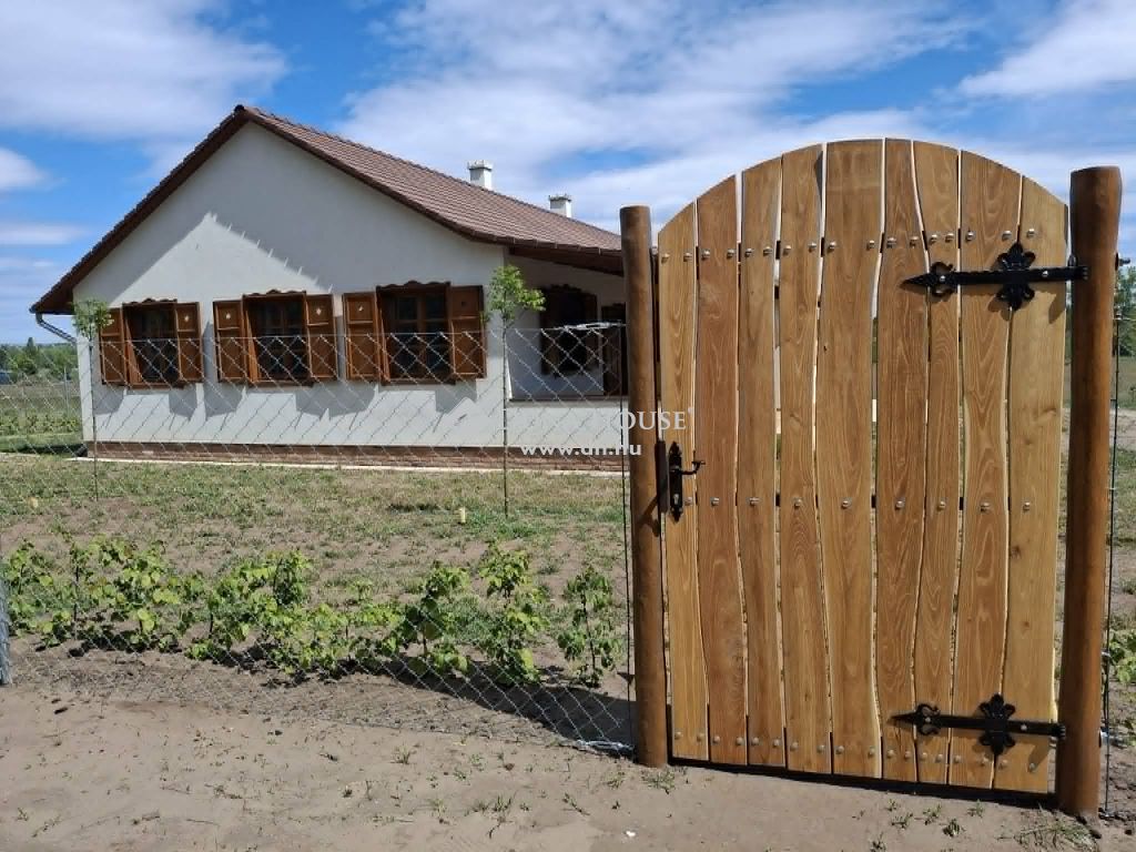 2363 Felsőpakony , Csodás birtok, lenyűgöző ház Felsőpakonyon! — 1/11