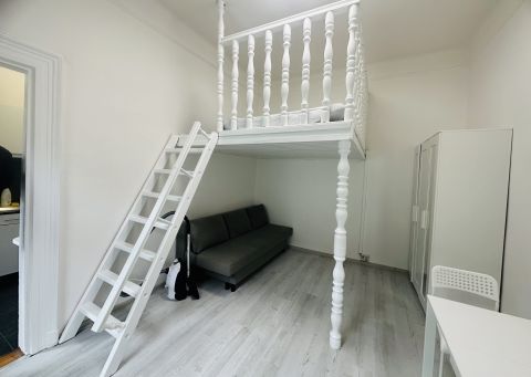 Kiadó Lakás 1078 Budapest 7. kerület , Kis lakás 3.emeleten kiadó-lift nincs!