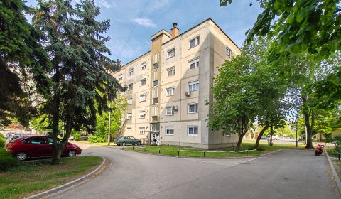 Eladó Lakás 5600 Békéscsaba Belváros közelében!