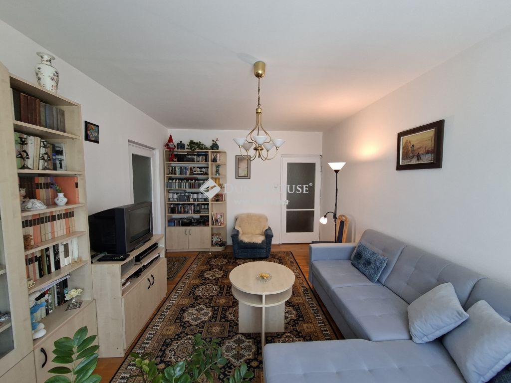 6723 Szeged , A Budapesti körúton a Tarján gyógyszertárnál — 1/6