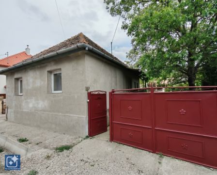Eladó Ház 2533 Bajót 