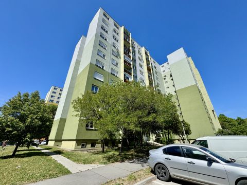 Eladó Lakás 2040 Budaörs 
