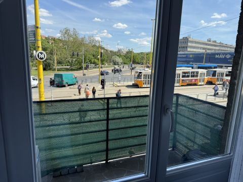 Kiadó Lakás 1122 Budapest 12. kerület Részben bútorozott, 1 szobás lakás a Déli pályaudvarnál!