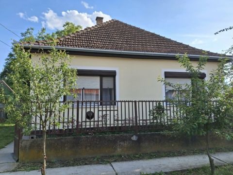 Eladó Ház 4110 Biharkeresztes 