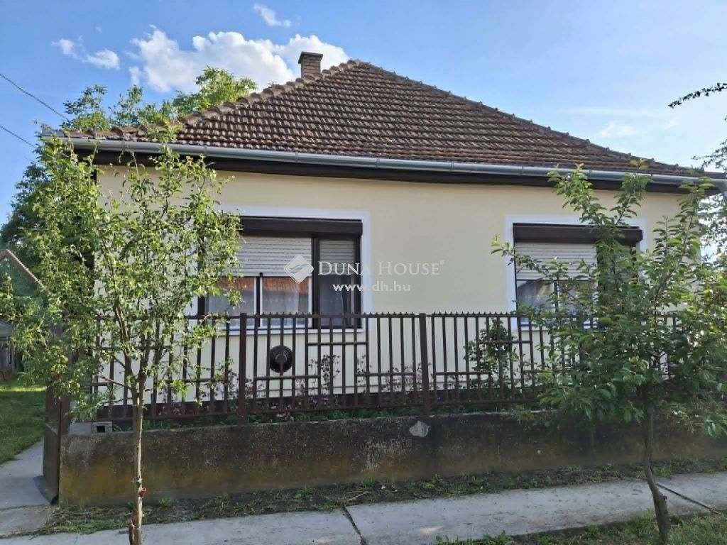 4110 Biharkeresztes — 1/26