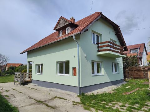 Eladó Ház 2030 Érd , csendes, kertvárosi részen