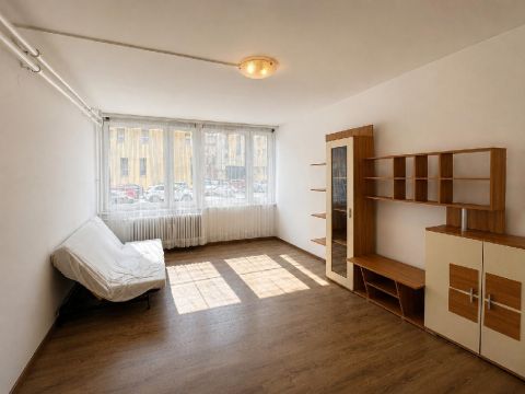 Eladó Lakás 1083 Budapest 8. kerület , 1083 Budapest 8, Losonci téri lakótelep