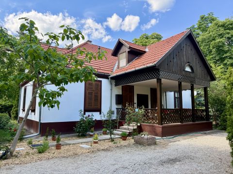 Eladó Ház 8230 Balatonfüred , A 71-es alatt, különleges természetközeli lokációban
