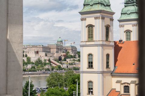 Eladó Lakás 1056 Budapest 5. kerület , 5.kerület Március 15. téren nappali 2 hálós, 2 fürdős