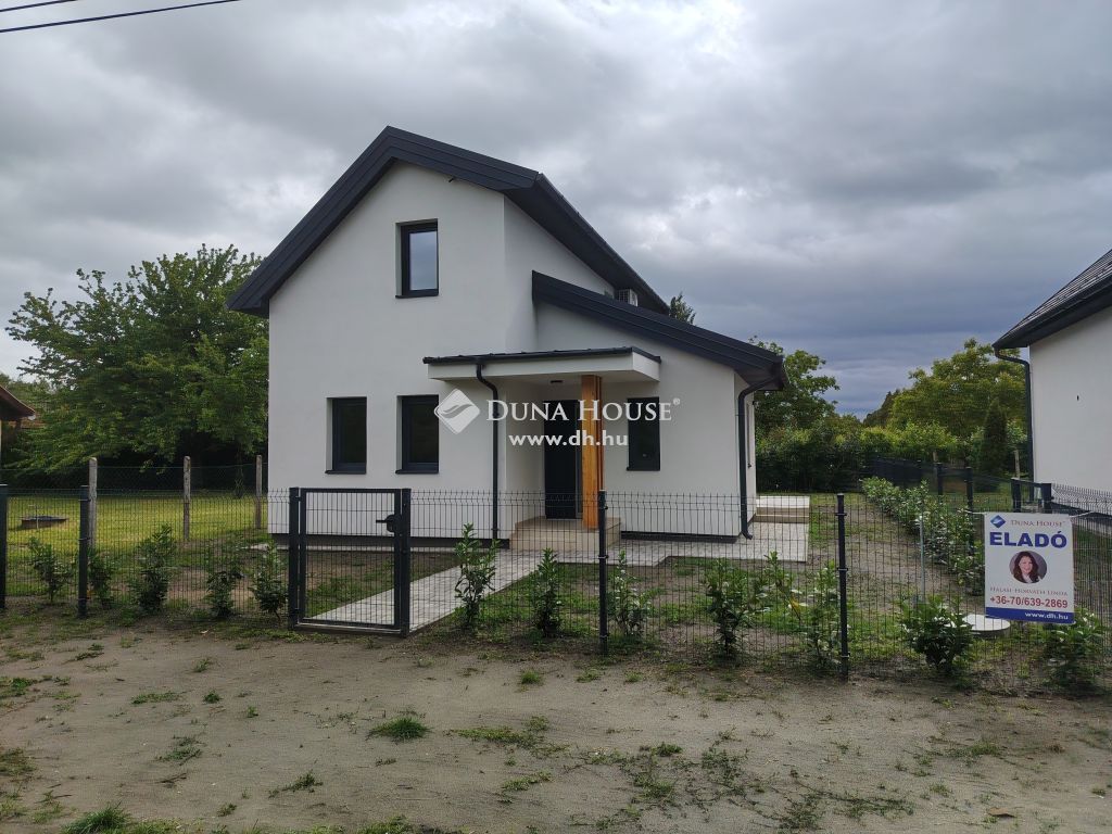 8648 Balatonkeresztúr , Hullám utcai strandtól 10 percre újépítésű nyaraló (B) — 1/27