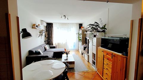 Eladó Lakás 2800 Tatabánya , Remek elhelyezkedés, praktikus elrendezés