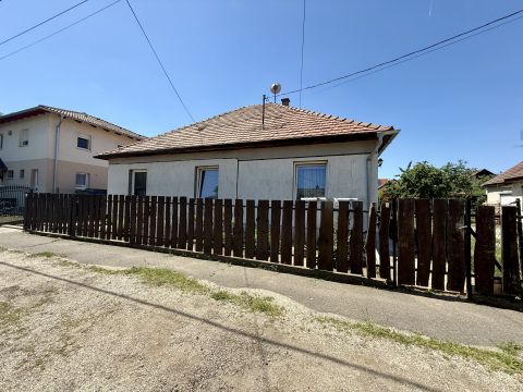 Eladó Ház 1185 Budapest 18. kerület SZEMERETELEP, Földszintes, nappali+3 szobás, 75m2-es ikerház