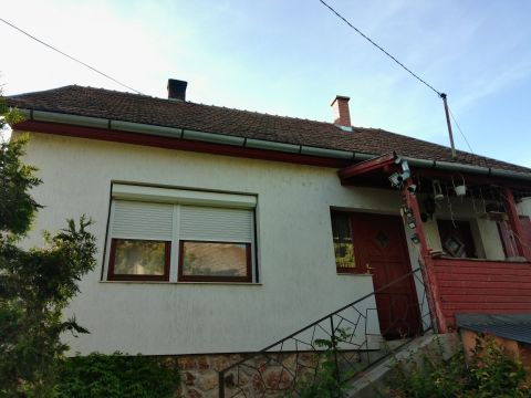 Eladó Ház 2463 Tordas , Főút közelében