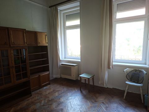Kiadó Lakás 1086 Budapest 8. kerület , Kálvária térnél 1 szobás