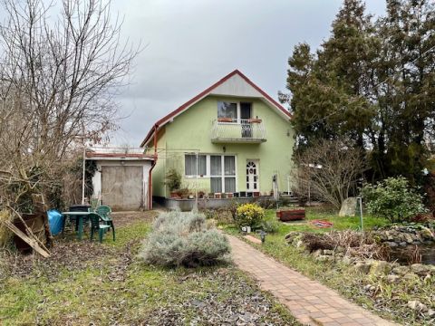 Eladó Ház 2151 Fót , Patakhoz közel