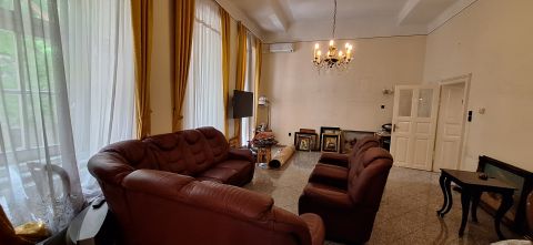 Kiadó Lakás 1061 Budapest 6. kerület , Kiadó tágas, elegáns lakás Liszt Ferenc téren!