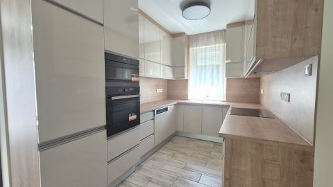 Kiadó Ház 6000 Kecskemét , Nappali + 3 szobás, 80nm-es családi ház