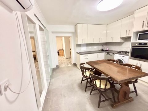 Eladó Lakás 6725 Szeged Az Árkád mögött