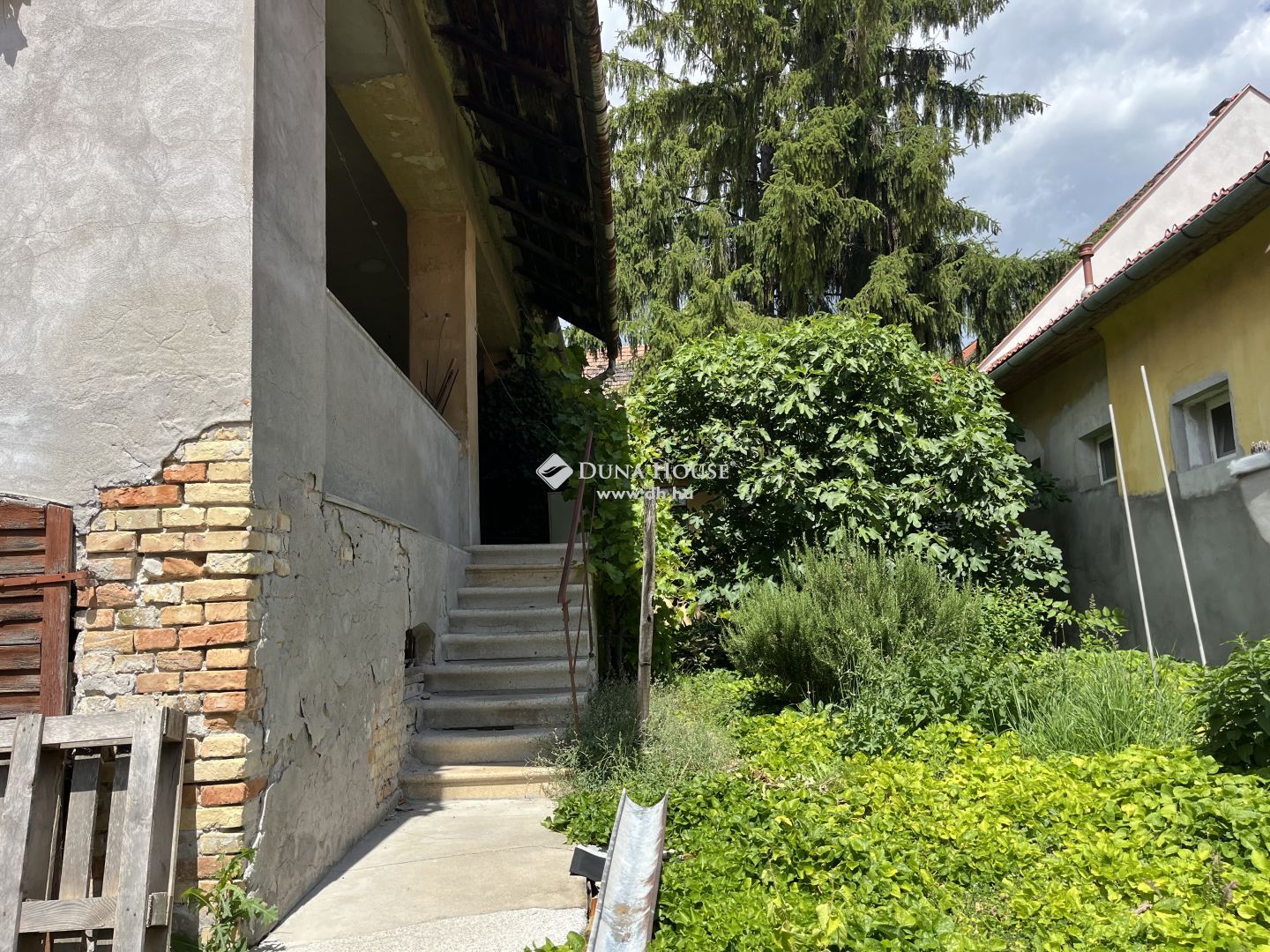 Polgári lakrész garázzsal Kalocsa szívében – HZ083389