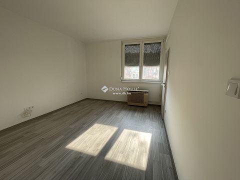 Kiadó Lakás 6000 Kecskemét 