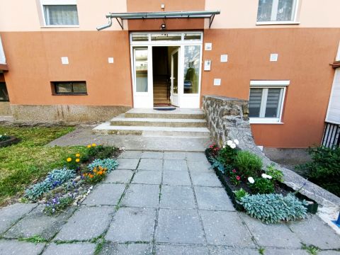 Eladó Lakás 7300 Komló 
