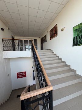 Eladó Irodaépület 8100 Várpalota A központ közelében, jó megközelíthetőséggel.