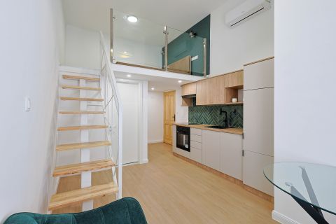 Eladó Lakás 1062 Budapest 6. kerület ,  Andrássy út jözelében, 4 külön bejártú lakás 87 nm-en!
