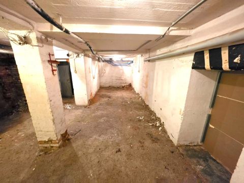 Eladó Tároló/Raktár 9700 Szombathely 
