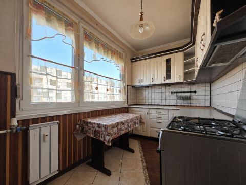Eladó Lakás 1193 Budapest 19. kerület , XIX. Csokonai utca 3 szobás, 8. em-i panel lakás