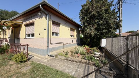Eladó Ház 2241 Sülysáp , Családi ház Sülysáp csendes részén