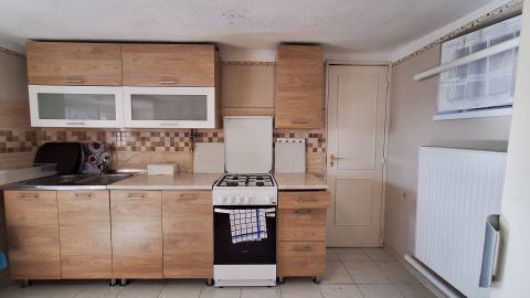Kiadó Ház 6078 Jakabszállás Munkásszálló kiadó 
