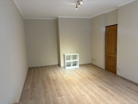 Eladó Lakás 2800 Tatabánya 
