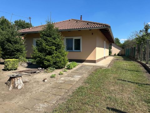 Eladó Ház 8600 Siófok , hangulatos, partközeli, egyszintes családi ház