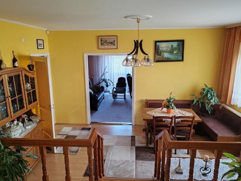 Eladó Lakás 9011 Győr , 9029 Győr, Révfalu