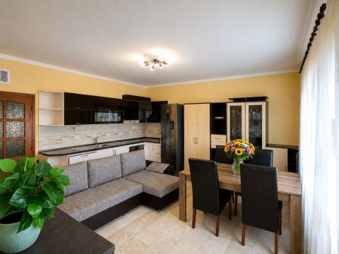 Eladó Lakás 1201 Budapest 20. kerület , Károlyi Városnegyedben , 2 szobás lakás, autóbeállóval!