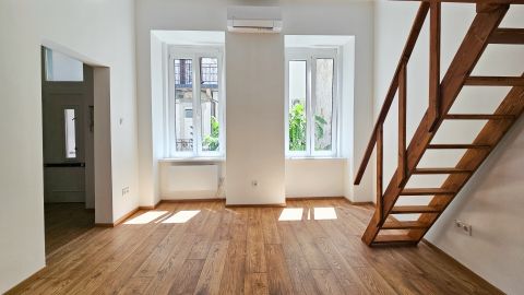 Eladó Lakás 1074 Budapest 7. kerület , 5 perc séta a Körúttól- FELÚJÍTOTT, napos lakás, önálló hrsz