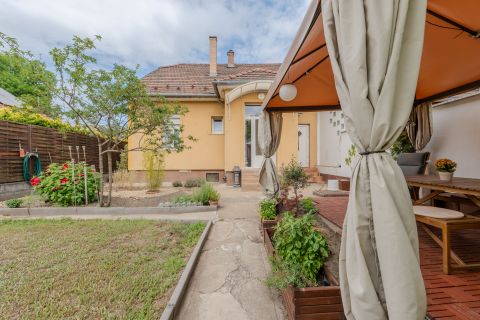 Eladó Ház 1154 Budapest 15. kerület , 2 ÖNÁLLÓ CSALÁDI HÁZ RÁKOSPALOTA CSENDES UTCÁJÁBAN