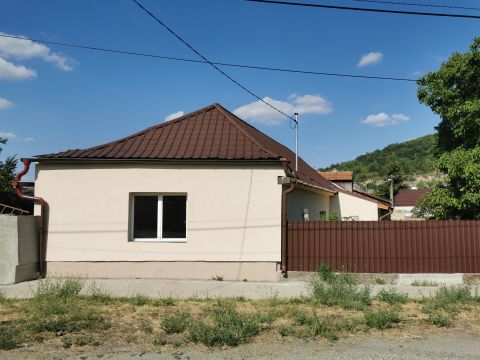 Eladó Ház 2800 Tatabánya 