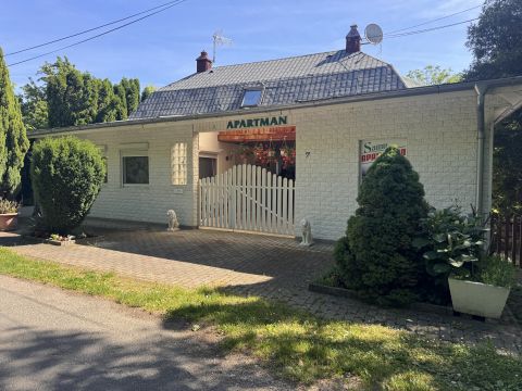 Eladó Ház 8313 Balatongyörök , Balatongyöröki strand közelében