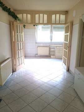 Eladó Lakás 4028 Debrecen A Nagyerdőalja csendes, ősfás utcájában