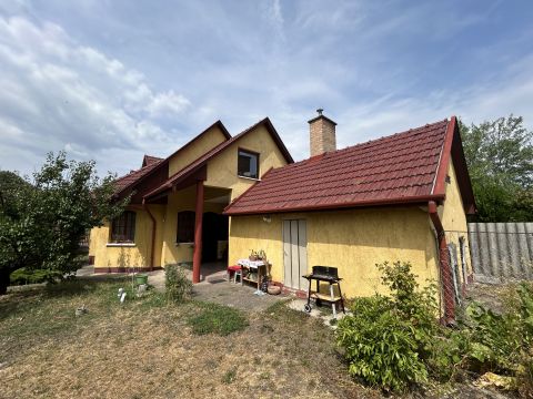 Eladó Ház 1163 Budapest 16. kerület Csend, nyugalom, otthon Budapest szívében
