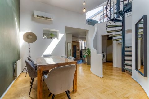Eladó Lakás 1085 Budapest 8. kerület , Palotanegyedben 2 fürdős 3 hálós duplex tetőterasszal!