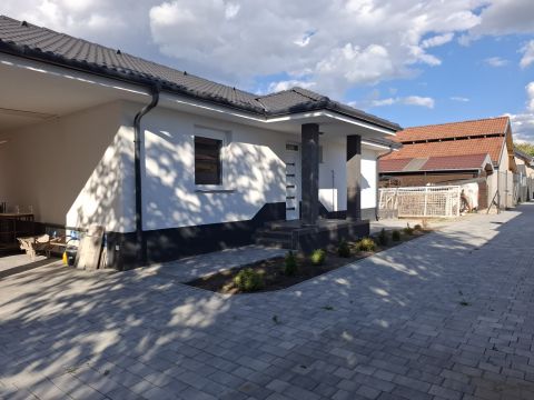 Eladó Ház 2360 Gyál Új építésű ikerfél, nappali+2 szoba