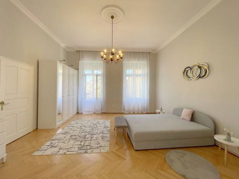 Kiadó Lakás 1053 Budapest 5. kerület 